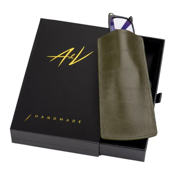 Premium Calfskin Eyewear Case embossed in Alligator Style - Shady Lane Color - Picture 2 of 3